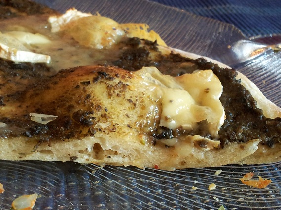 tapenade- francuska pasta a kaparów, czosnku, anchois i oliwek