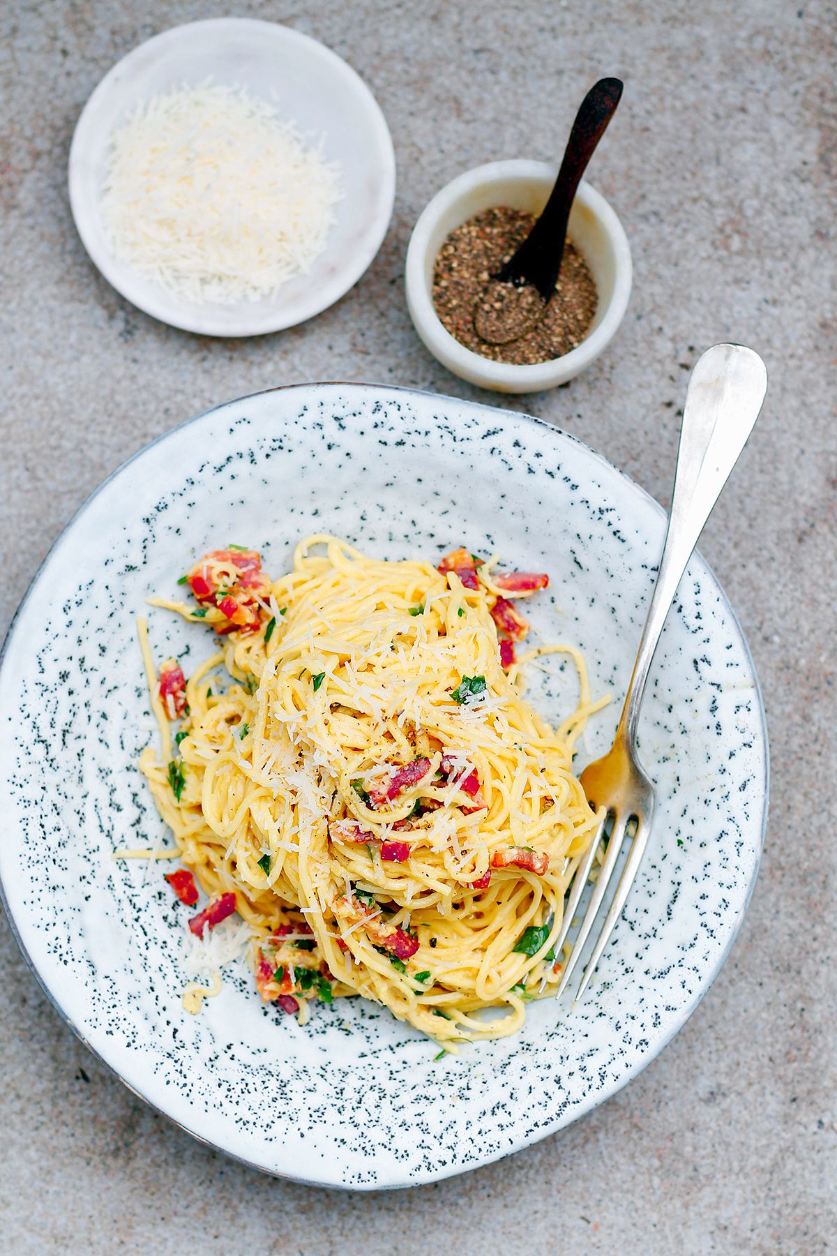 domowe spaghetti carbonara na obiad