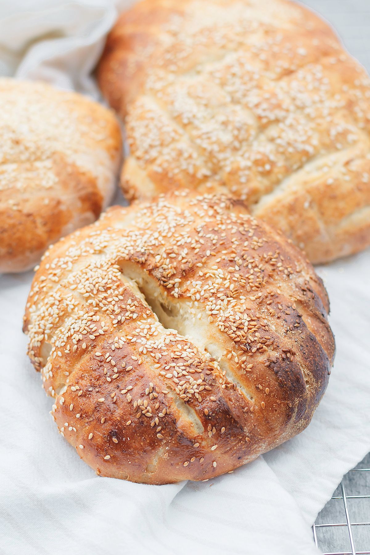 Przepis na pszenny chleb z sezamem